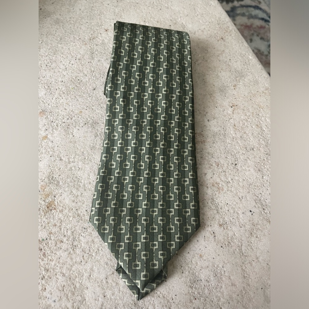 GUCCI DARK GREEN 100% SILK - Picture 1 of 6